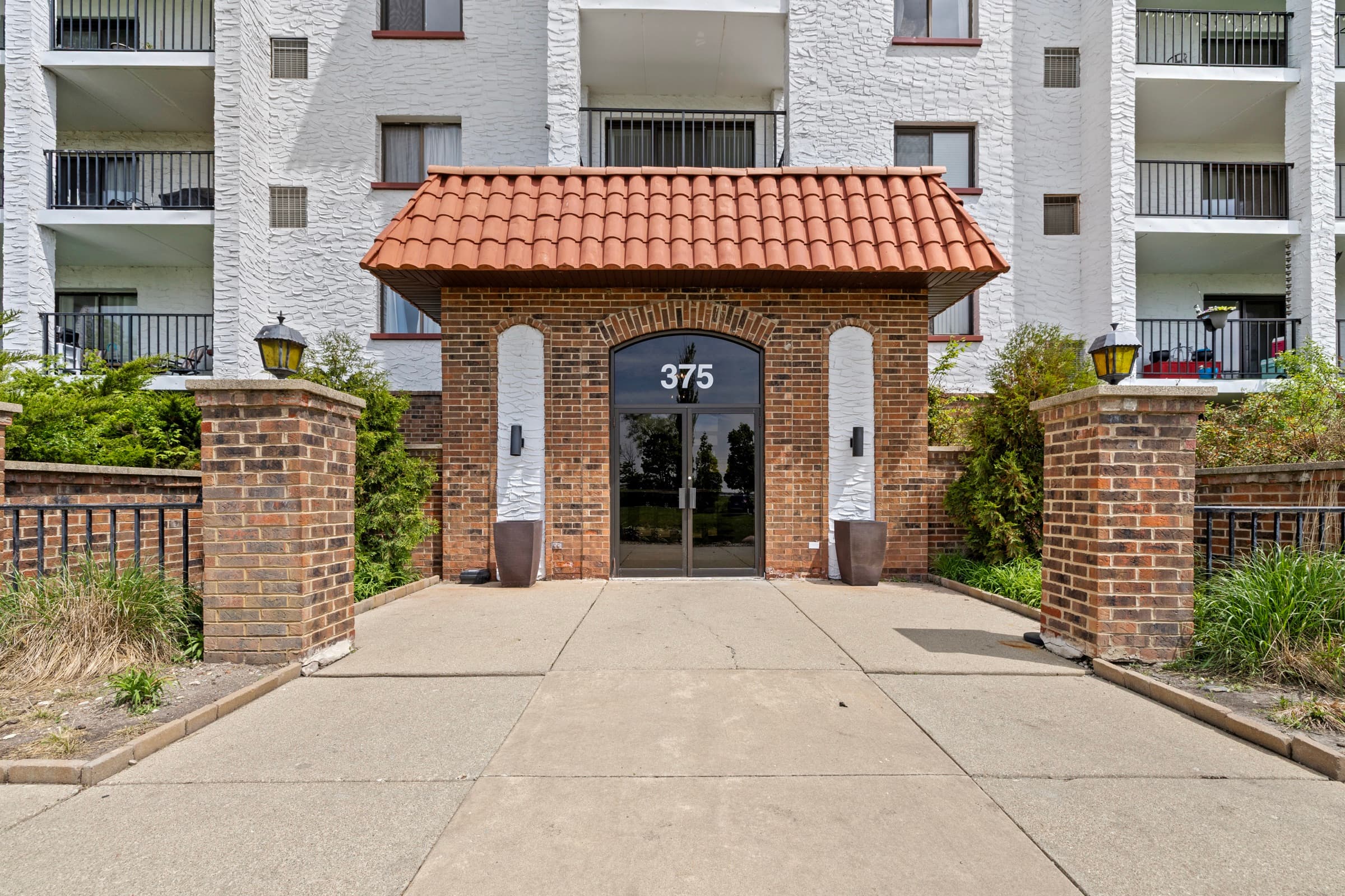 Modern Condo — Full Listing Shoot — Chicagoland — photo 2
