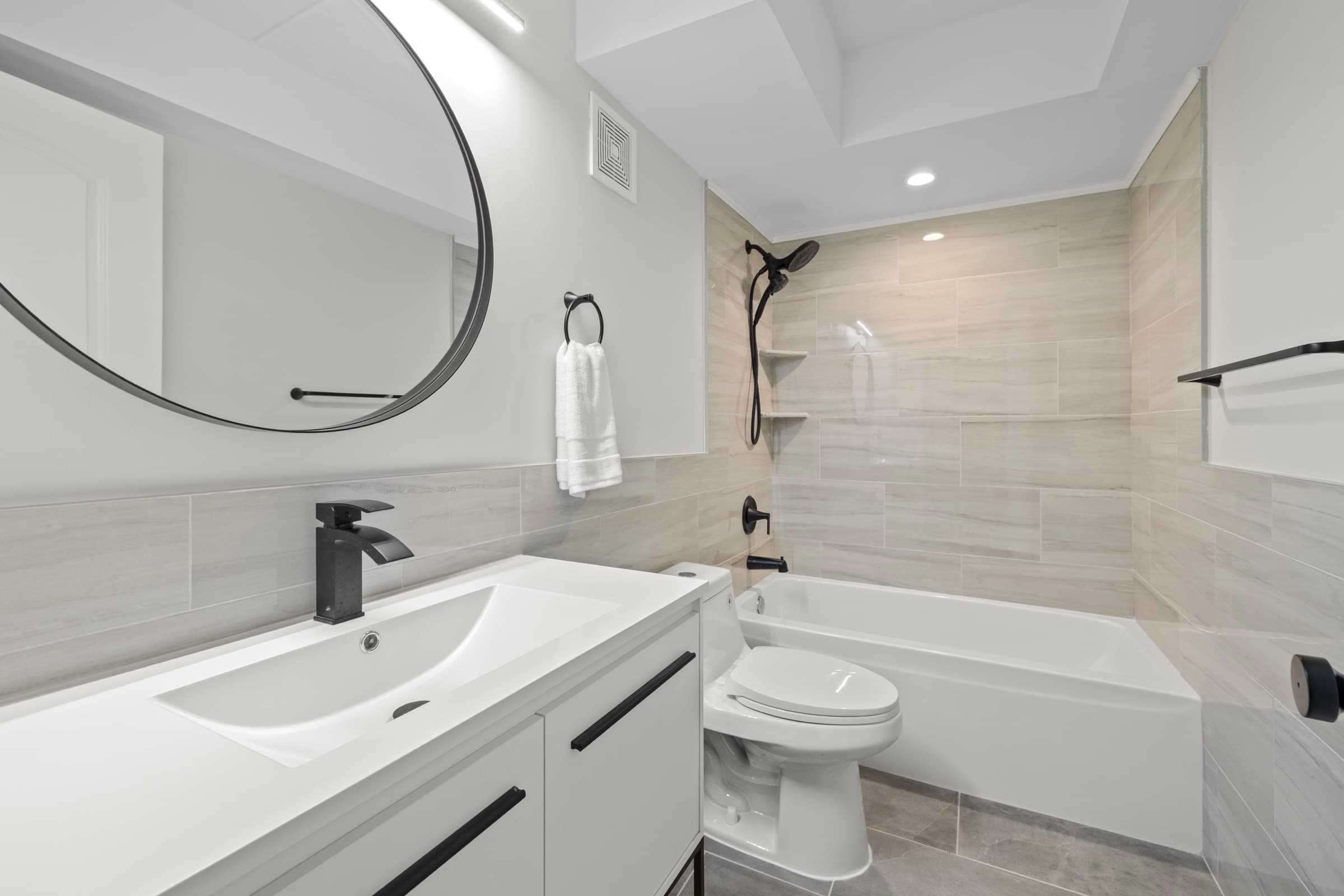 Modern Condo — Full Listing Shoot — Chicagoland — photo 9